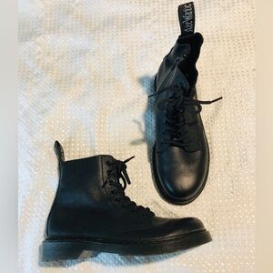 Dr.martens combat boots